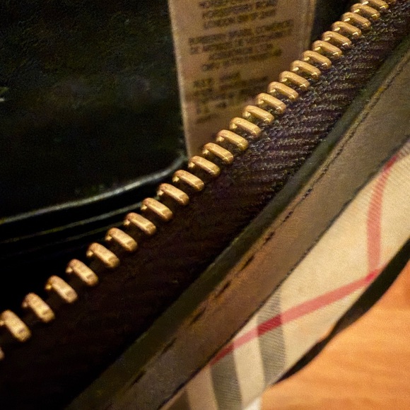 Authentic Burberry Crossbody Bag - Picture 5 of 6